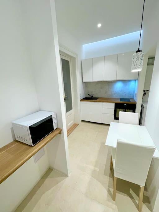 Fantastic Location! Superhost 5 Star * Praha
